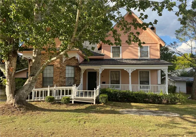 Photo 1 of Single family home for sale at 401 E Avenue, Kentwood, LA 70444 | MLS# 2562263 | Listing updated on 2026-08-06