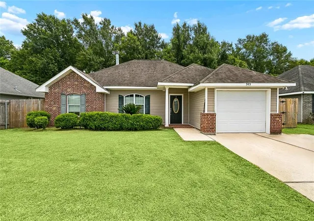 Homes for sale in Luling, LA | 303 Allie Ln, Luling, LA 70070 | MLS# 2564724