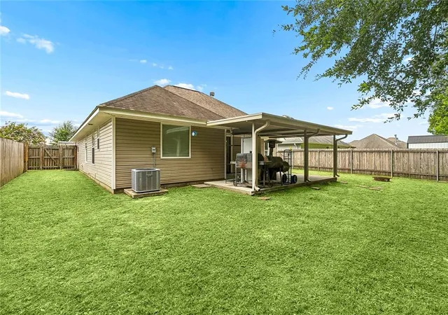 Homes for sale in Luling, LA | 303 Allie Ln, Luling, LA 70070 | MLS# 2564724