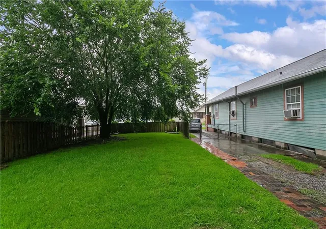 3rd image of 2715 Acacia St, New Orleans, LA 70122 | MLS# 2564775