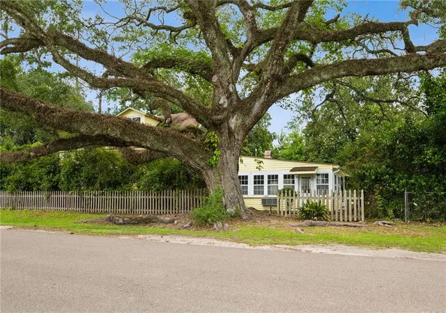 5th image of 830 S Madison St, Covington, LA 70433 | MLS# 2564722