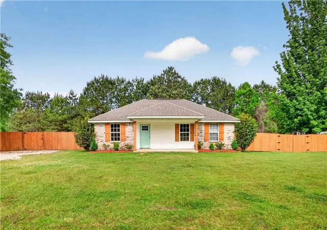 Homes for sale in Franklinton, LA | 1014 Webb St, Franklinton, LA 70438 | MLS# 2564387