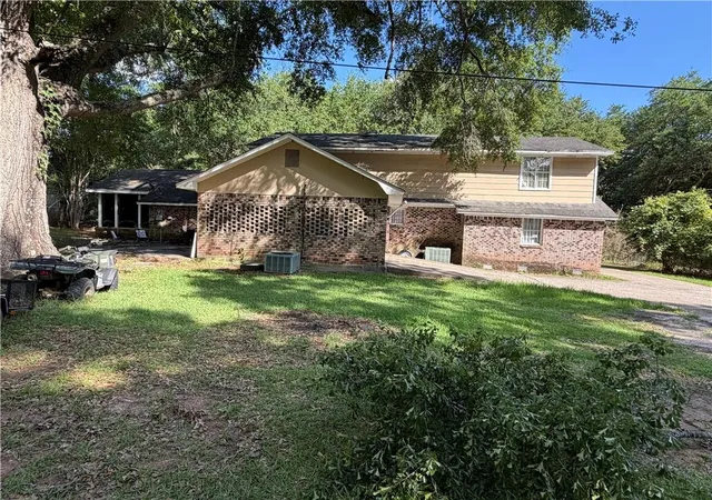 Homes for sale in Lumberton, MS | 36 Gulf Camp Cir, Lumberton, MS 39455 | MLS# 2560925