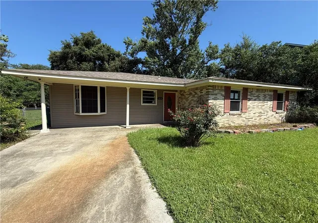 Homes for sale in Slidell, LA | 3838 Arrowhead Dr, Slidell, LA 70458 | MLS# 2564439
