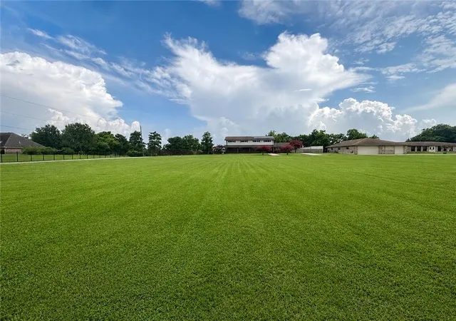 3rd image of 2948 Bayou Dr, Saint Bernard, LA 70085 | MLS# 2564779