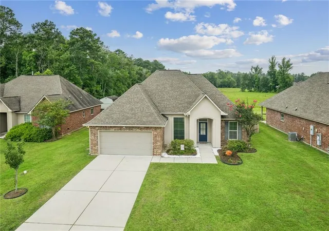 Homes for sale in Ponchatoula, LA | 42157 Wood Ave, Ponchatoula, LA 70454 | MLS# 2564817
