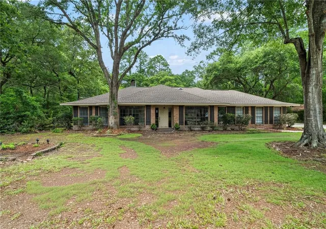 Homes for sale in Lacombe, LA | 61239 Brittany Dr, Lacombe, LA 70445 | MLS# 2564821