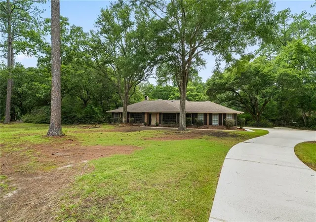 Homes for sale in Lacombe, LA | 61239 Brittany Dr, Lacombe, LA 70445 | MLS# 2564821