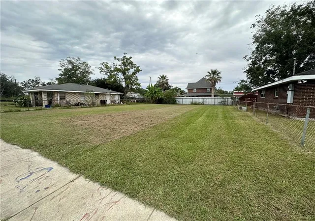 Homes for sale in St. Bernard, LA | 1933 Heights Dr, St. Bernard, LA 70085 | MLS# 2564898