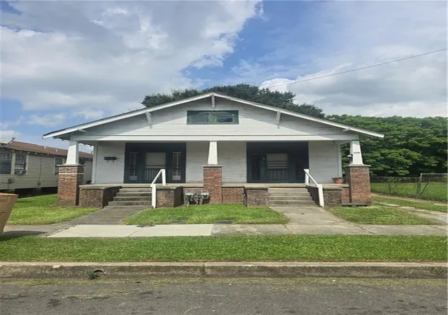 Homes for sale in Gretna, LA | 1308 10 Monroe St, Gretna, LA 70053 | MLS# 2564911
