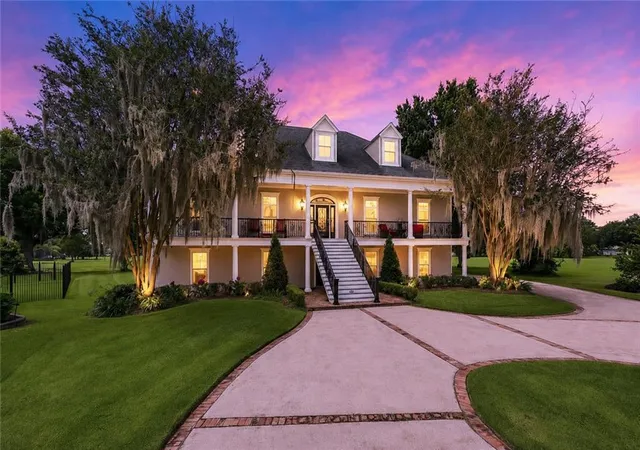 Homes for sale in Destrehan, LA | 26 Bocage Dr, Destrehan, LA 70047 | MLS# 2564757
