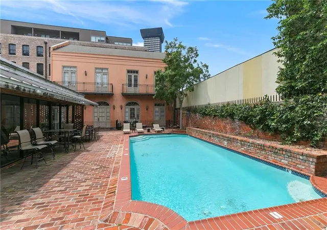 2nd image of 801St St Joseph St, New Orleans, LA 70113