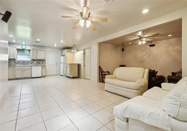 3rd image of 2524 Cora Ann St, Violet, LA 70092 | MLS# 2564989