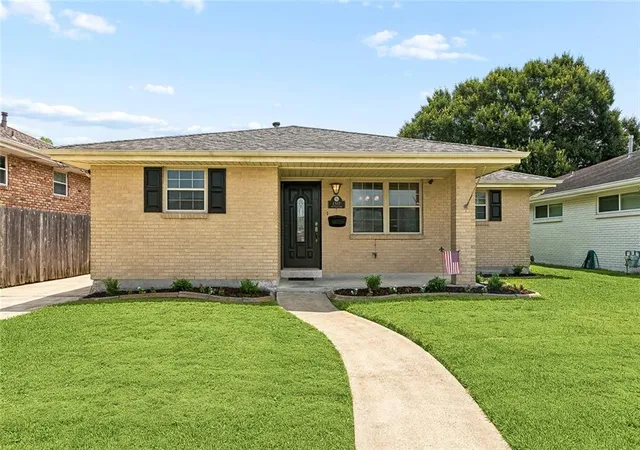 Photo 2 of Single family home for sale at 1317 Wisteria St, Metairie, LA 70005 | MLS# 2564998 | Listing updated on 2026-08-02