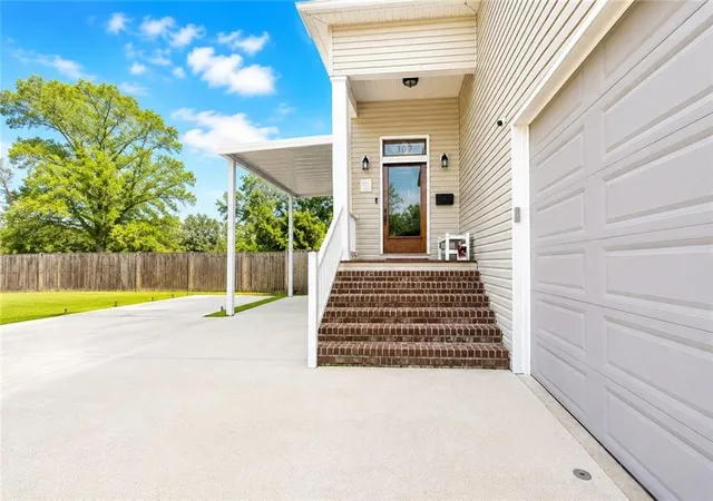 3rd image of 307 W Magnolia St, Ponchatoula, LA 70454 | MLS# 2564862