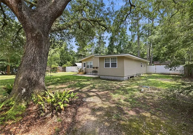 Photo 2 of Single family home for sale at 59 Alice St, Madisonville, LA 70447 | MLS# 2565065 | Listing updated on 2026-06-27