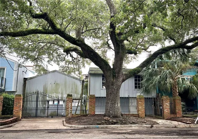 Photo 1 of Single family home for sale at 162 166 S Roadway St, New Orleans, LA 70124 | MLS# 2565064 | Listing updated on 2026-08-29