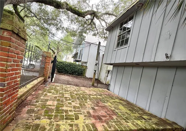 Photo 3 of Single family home for sale at 162-166 S Roadway St, New Orleans, LA 70124 | MLS# 2565064 | Listing updated on 2026-08-29