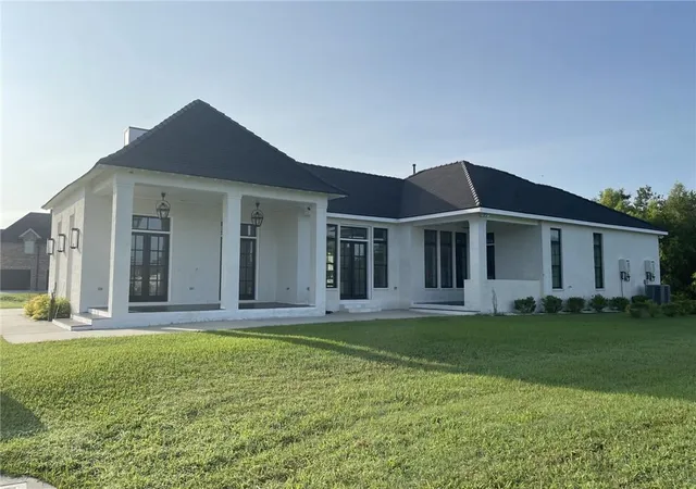Homes for sale in Belle Chasse, LA | 106 Deerfield Dr, Belle Chasse, LA 70037 | MLS# 2565106