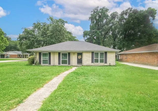 Homes for sale in Slidell, LA | 955 Maine Ave, Slidell, LA 70458 | MLS# 2564684