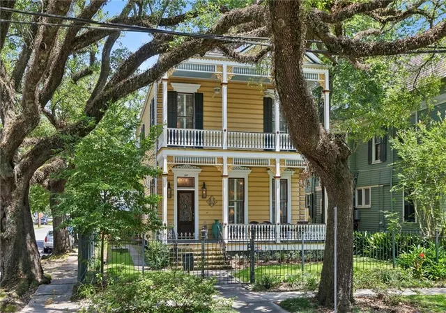 Photo 2 of Sale Pending at 1537 S Carrollton Ave, New Orleans, LA 70118 | MLS# 2565091 | Listing updated on 2026-08-26