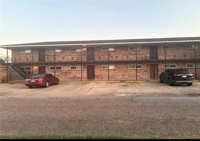 1st image of 600 Westwood Dr, Marrero, LA 70072 | MLS# 2563337