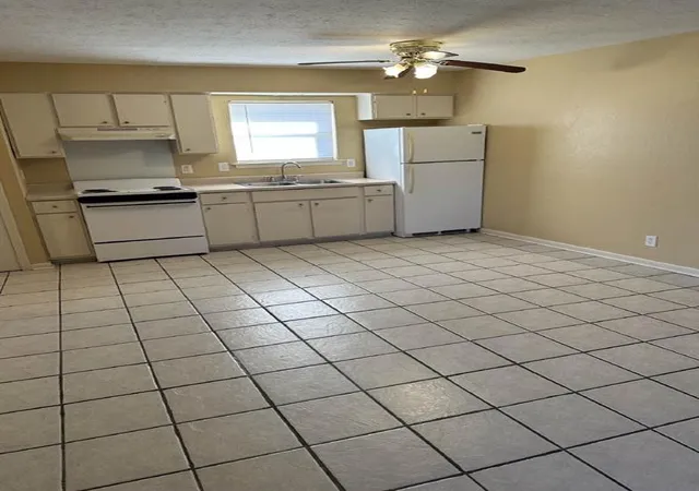 Photo 3 of Multi family home for sale at 600 Westwood Dr, Marrero, LA 70072 | MLS# 2563337 | Listing updated on 2026-06-29