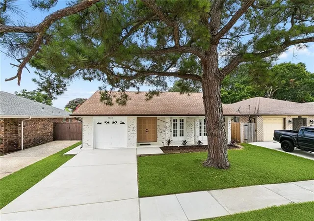 Homes for sale in Metairie, LA | 1320 Velma St, Metairie, LA 70001 | MLS# 2565040