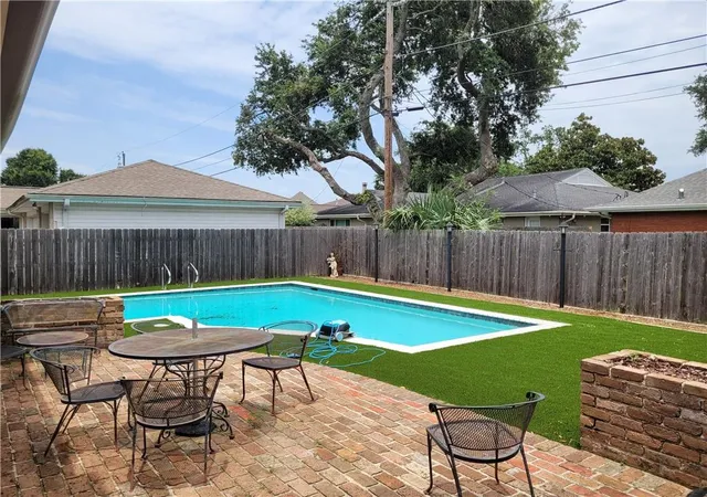 Homes for sale in Metairie, LA | 3701 N Labarre Rd, Metairie, LA 70002 | MLS# 2564929
