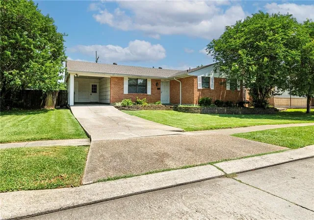 Homes for sale in Metairie, LA | 5805 Morton St, Metairie, LA 70003 | MLS# 2559358