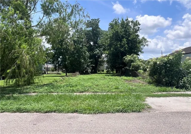 Photo 1 of Land for sale at 1811 Flood St, New Orleans, LA 70117 | MLS# 2565199 | Listing updated on 2026-06-29