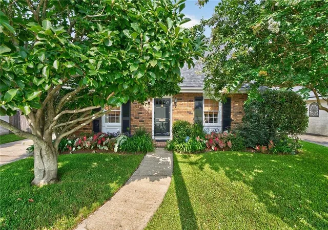 Photo 1 of Single family home for sale at 629 Aris Ave, Metairie, LA 70005 | MLS# 2564569 | Listing updated on 2026-09-01
