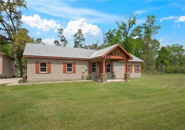 Photo 2 of Single family home for sale at 19243 Sisters Rd, Ponchatoula, LA 70454 | MLS# 2564811 | Listing updated on 2026-07-28