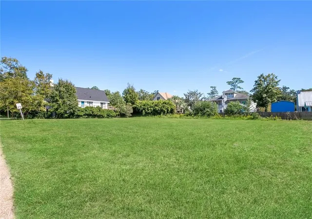 2nd image of 237 West St, Mandeville, LA 70448 | MLS# 2565247