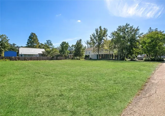 3rd image of 237 West St, Mandeville, LA 70448 | MLS# 2565247