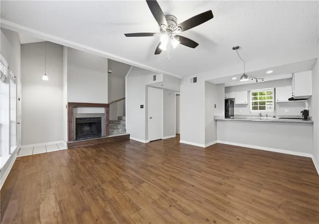 3rd image of 307 Cedarwood Dr, Mandeville, LA 70471