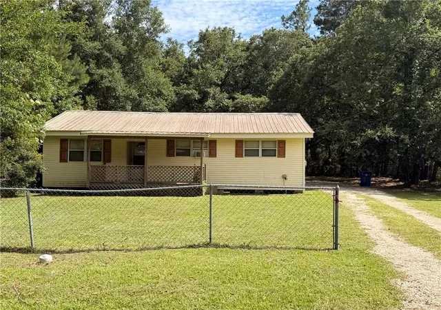 Homes for sale in Slidell, LA | 37388 E Pinehill Dr, Slidell, LA 70460 | MLS# 2564120