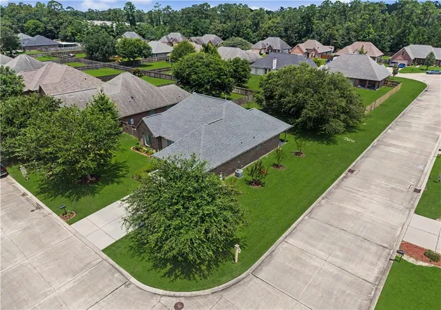 Photo 31 of Single family home for sale at 800 Regent Parc Blvd, Slidell, LA 70458 | MLS# 2564913 | Listing updated on 2026-07-17