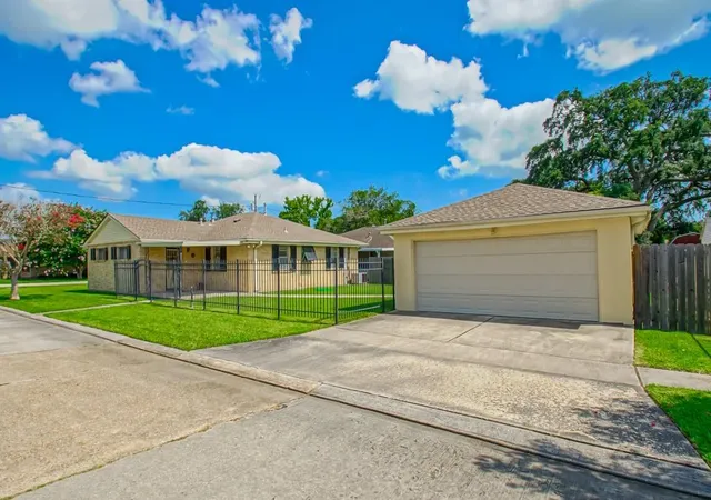Homes for sale in Metairie, LA | 1101 N Sibley St, Metairie, LA 70003 | MLS# 2565237