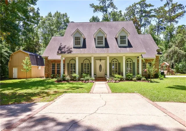 1st image of 105 Woodlawn Ln, Mandeville, LA 70471 | MLS# 2564352