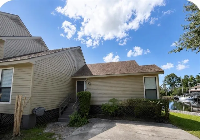 Homes for sale in Slidell, LA | 95 W Chamale Cove, Slidell, LA 70460 | Houzeo