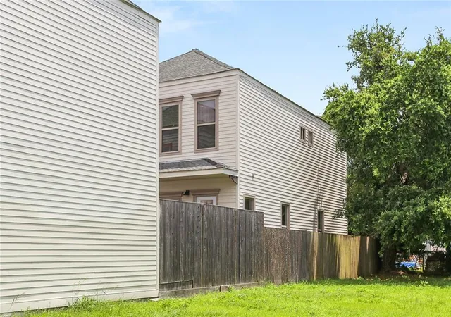 Listing Photo 4 - Condo for sale in building located at 1327 29 Frenchmen St, New Orleans, LA 70116