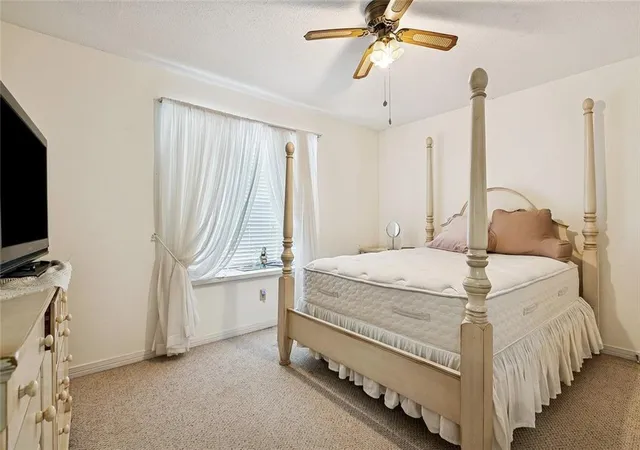 Listing Photo 5 - Condo for sale in building located at 2002 Greenpoint Dr, New Orleans, LA 70114 - Unit #2002