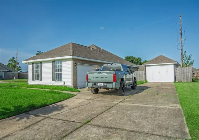 Photo 2 of Single family home for sale at 101 Tammy Dr, La Place, LA 70068 | MLS# 2565269 | Listing updated on 2026-08-29