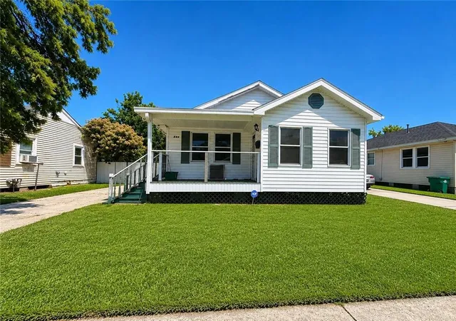 Homes for sale in Harvey, LA | 508 Grefer Ave, Harvey, LA 70058 | MLS# 2565471