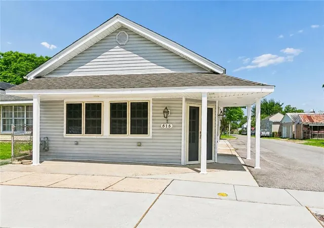 Homes for sale in Arabi, LA | 515 Angela Ave, Arabi, LA 70032 | MLS# 2565427