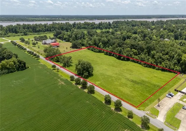 Homes for sale in Port Allen, LA | 1255 Beaulieu Ln, Port Allen, LA 70767 | MLS# 2564195