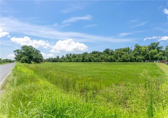 Homes for sale in Port Allen, LA | 1255 Beaulieu Ln, Port Allen, LA 70767 | MLS# 2564195