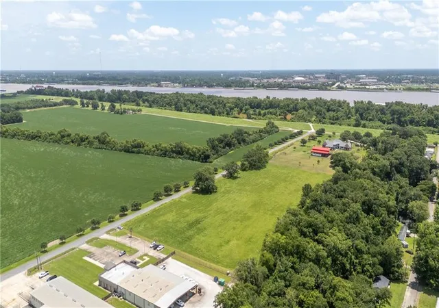 Homes for sale in Port Allen, LA | 1255 Beaulieu Ln, Port Allen, LA 70767 | MLS# 2564195