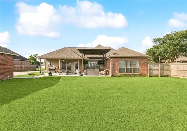 Homes for sale in Denham Springs, LA | 13795 Shady Hollow Dr, Denham Springs, LA 70726 | MLS# 2561739